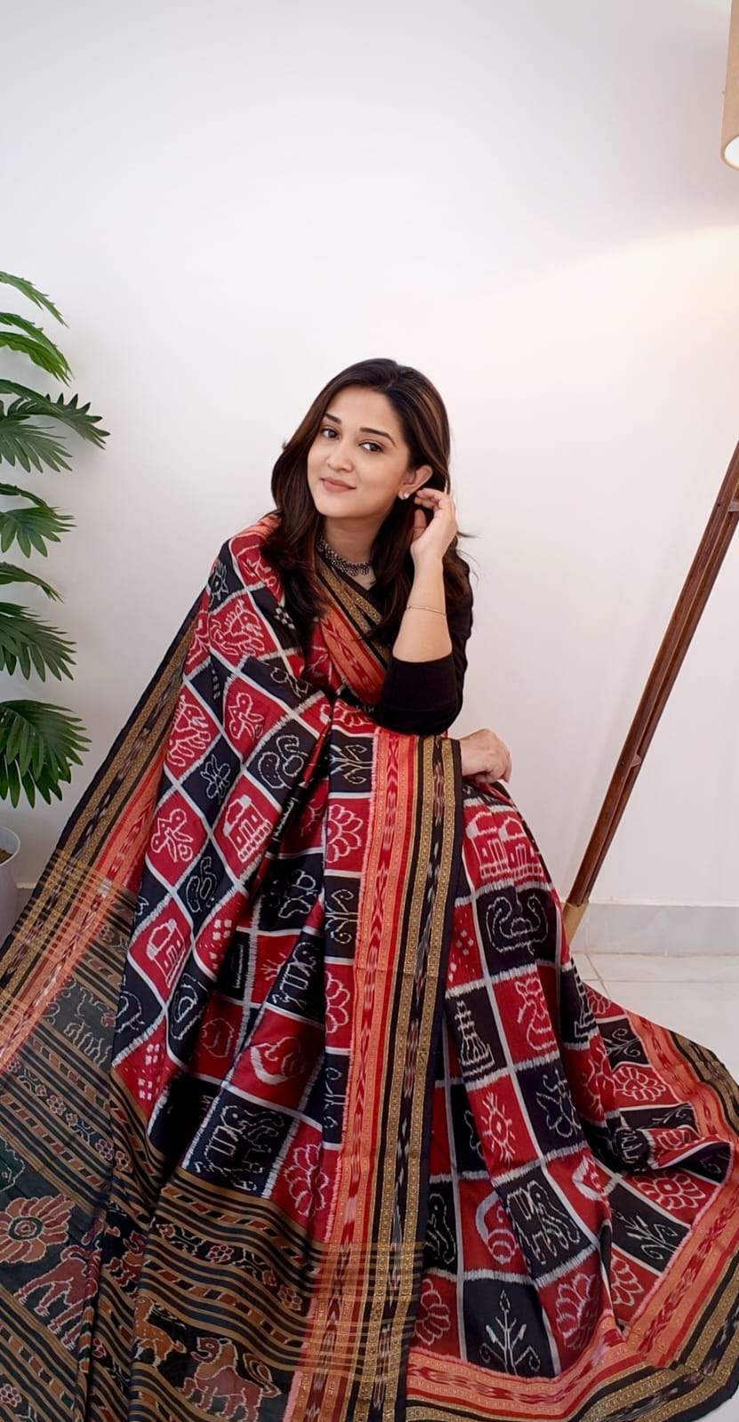 Jayanti Sarees Red & Black Ikat
