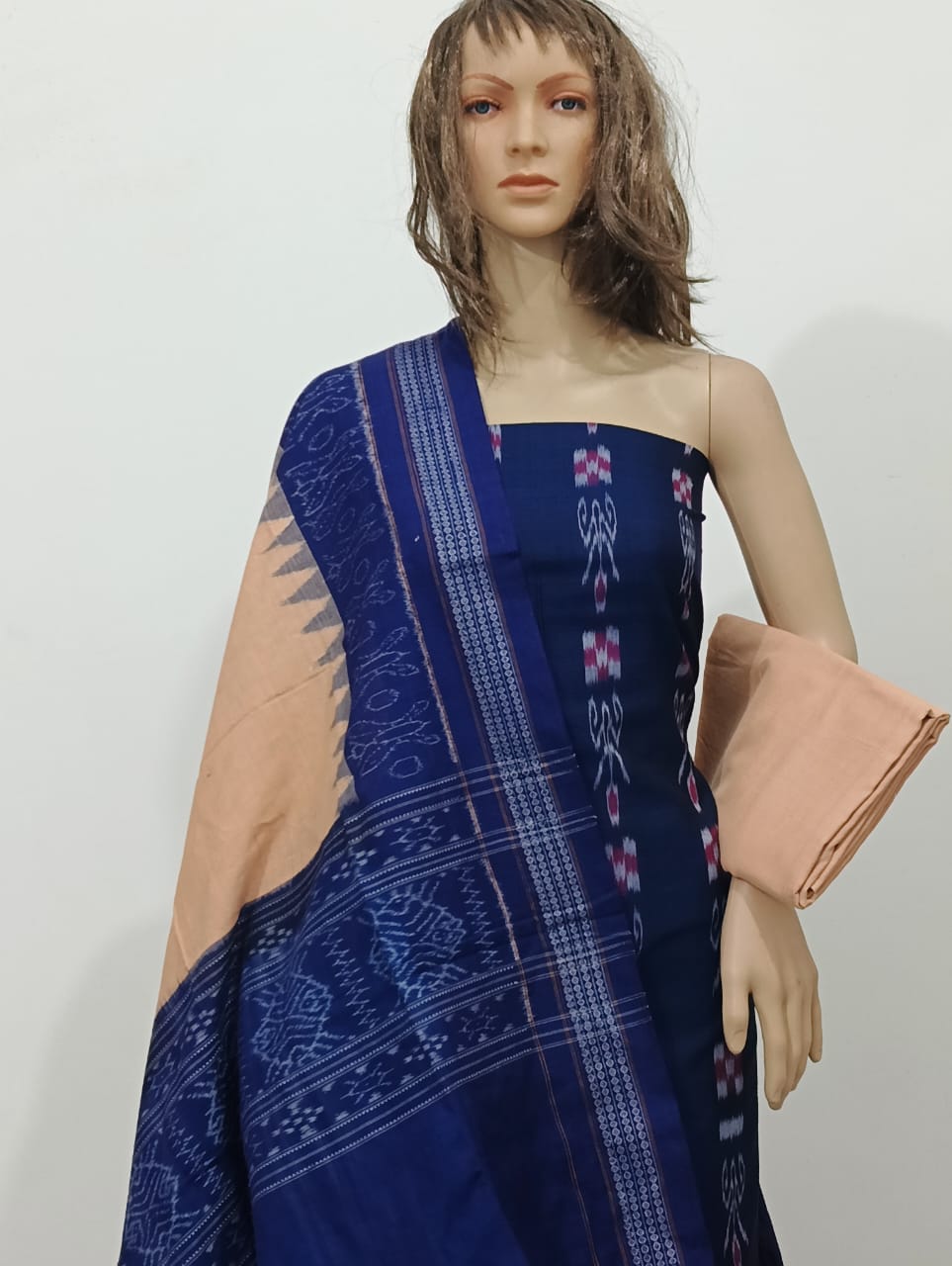 Lucy Collection – Bold Contrast Sarees & Suits with Vibrant Drapes