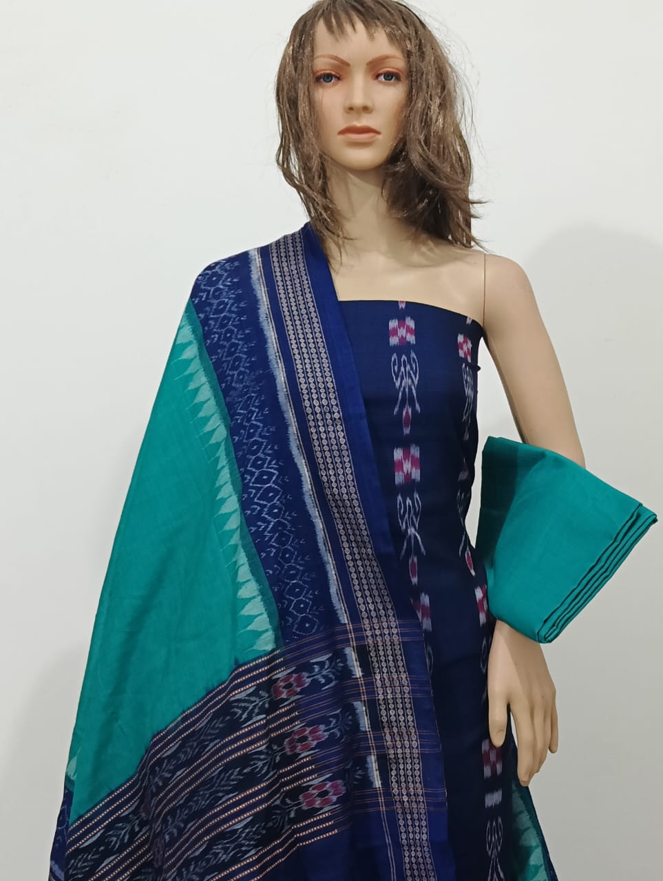 Lucy Collection – Bold Contrast Sarees & Suits with Vibrant Drapes