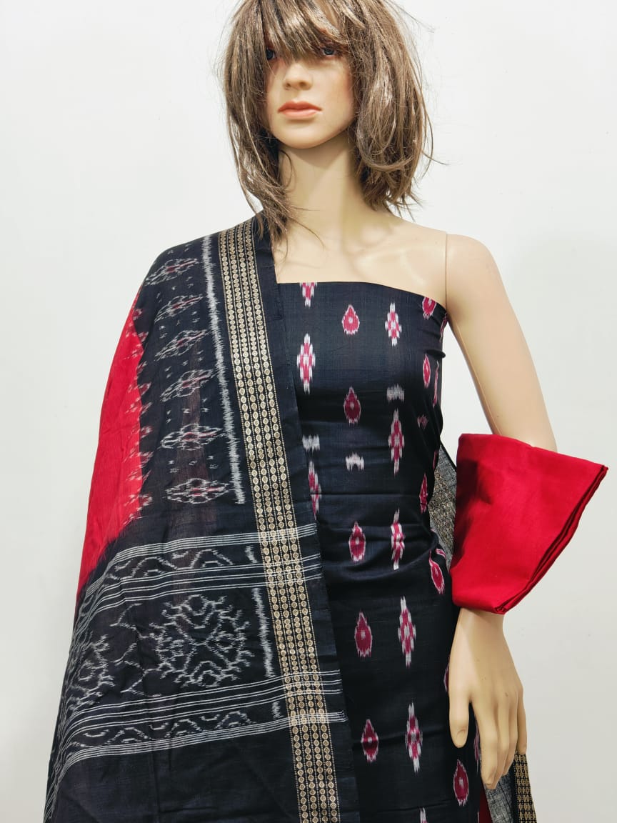Elegantly Embroidered Traditional Suit